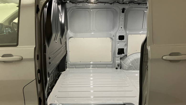 Volkswagen Transporter T32 Swb Electric 160kW 65kWh Commerce Pro Van Auto